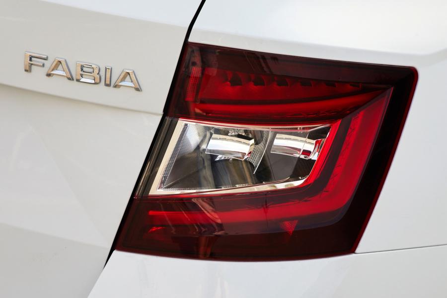 Детали экстерьера Skoda Fabia Combi Monte Carlo (NJ) 2018 года  (WW) (фото 30 из 40)
